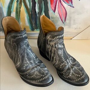 Embroidered Distressed Leather Ankle Boots - Slate Gray